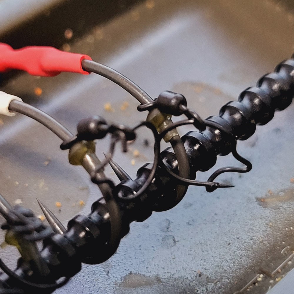 Maggot Ronnie Rig - Professionally Tied Carp Rigs