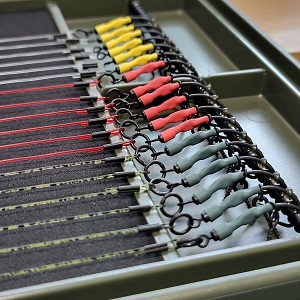 thumbnail image 2 of Ready Made Carp Fishing Rigs Kit – 20 Pre-Tied Rigs + Rig Box – BROOKSY 2 of 4